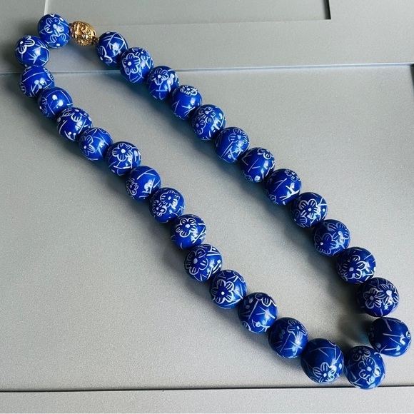 Vintage CHINESE Blue Floral Porcelain Ceramic Bead Gold Tone Clasp Neckl… - Picture 3 of 7